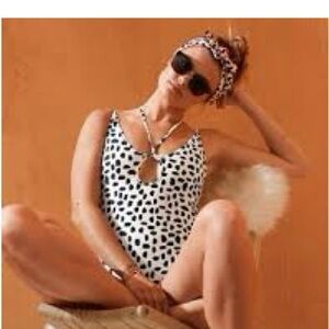 Aerie Keyhole Halter One Piece Swimsuit Size Large EUC